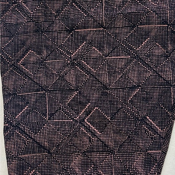 Lululemon Cropped Leggings - Size 6 - Picture 6 of 6